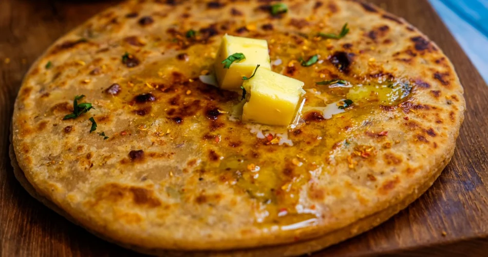 Best Street Foods to Try in Delhi, India